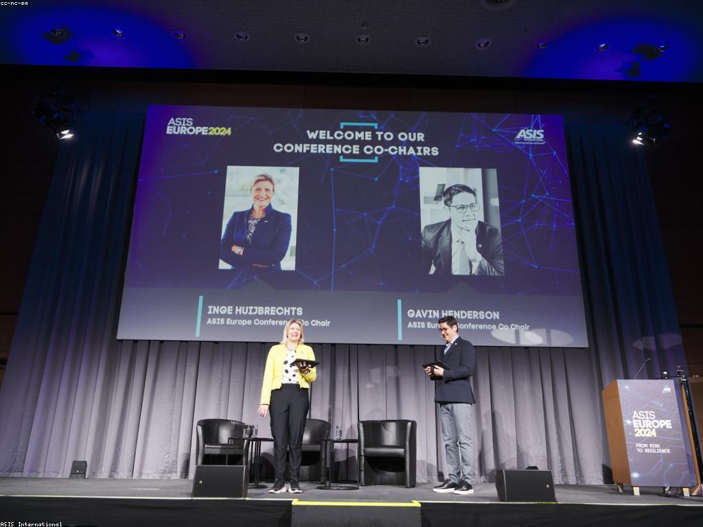 ការកែលម្អសុវត្ថិភាពនិងភាពជឿជាក់ក្នុងសង្គមសម័យថ្មី